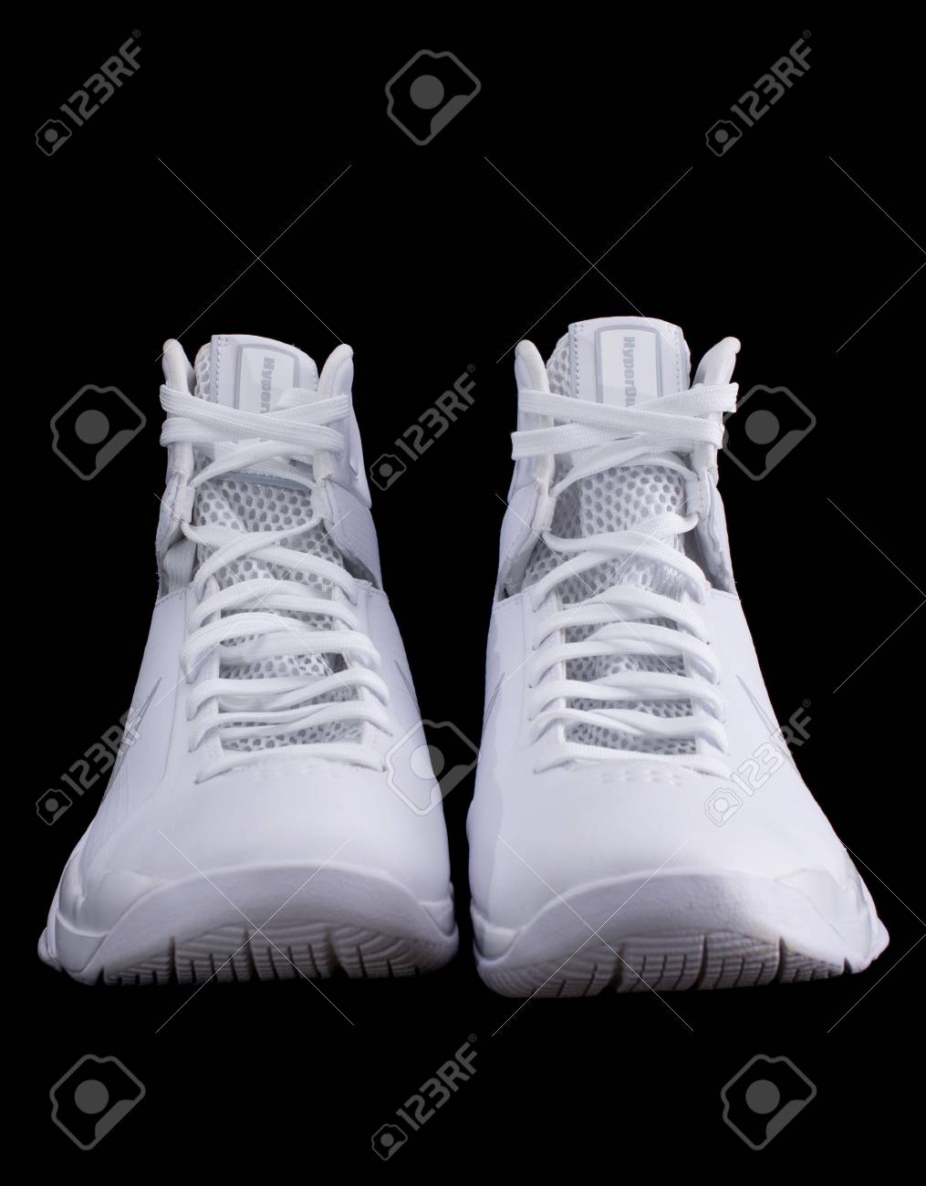 schwarz und weiß hoch top basketball schuhe schwarz und weiß hoch top basketball schuhe