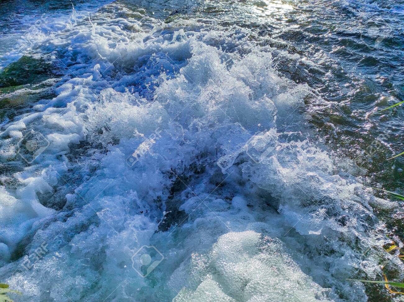 A look at Titanic wreck ocean depth and water pressure — and how they  compare to the deep sea as a whole - CBS News, image size:1300x972