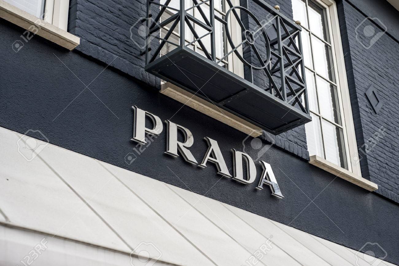 designer outlet prada