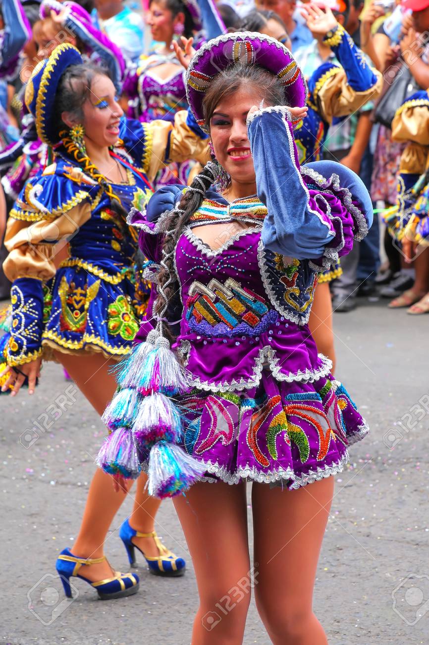 リマ ペルーの聖母カンデラリアのまつり踊り若いローカル女性 祭りのコアはダンスと音楽のさまざまなダンス学校によって実行されます の写真素材 画像素材 Image リマ ペルーの聖母カンデラリアのまつり踊り若いローカル女性 祭りのコアはダンスと音楽のさまざまなダンス学校によって実行されます の写真素材 画像素材 Image