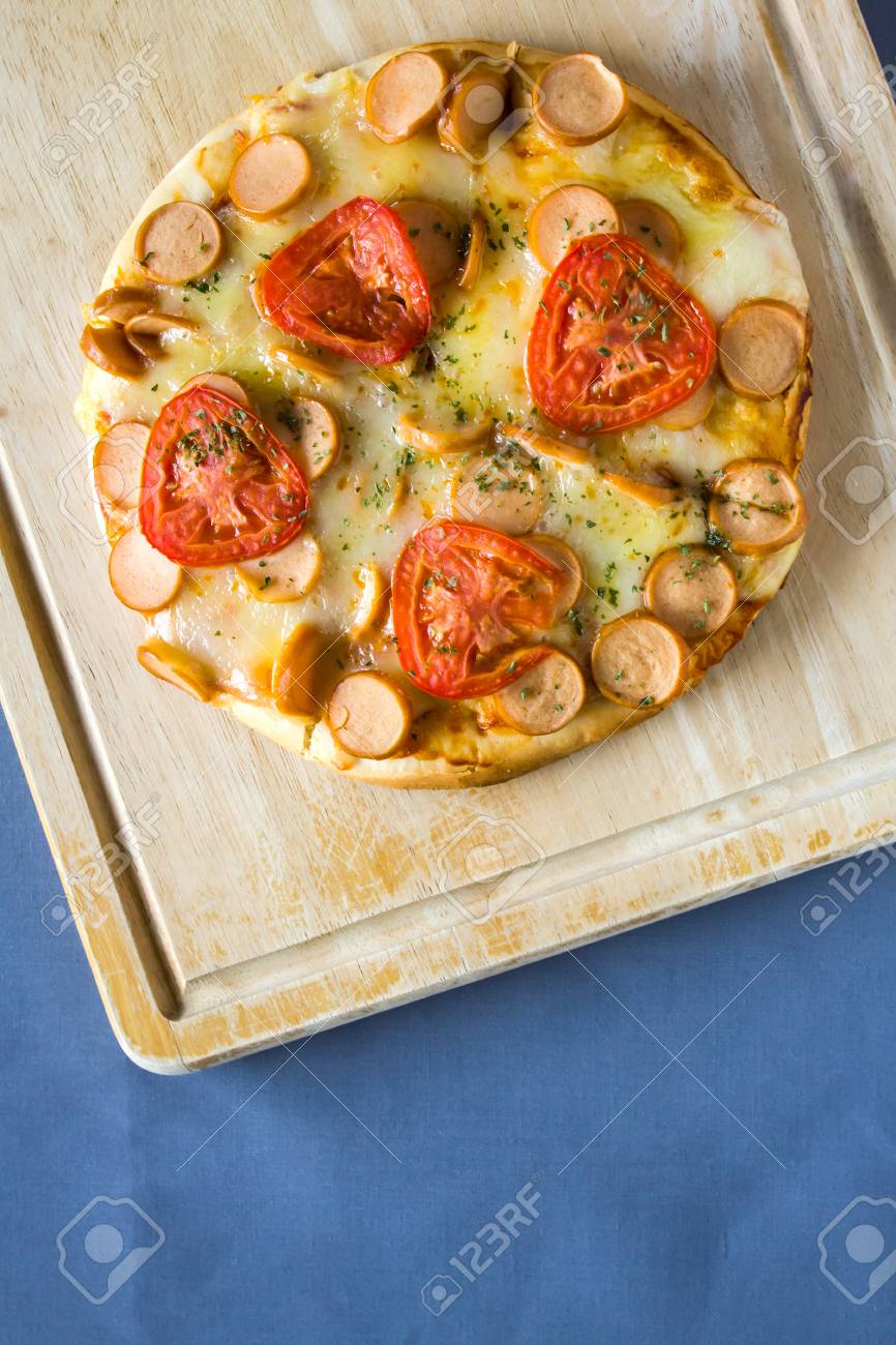 Bánh Pizza Xúc xích Hot Homemade Kho ảnh , 84072434