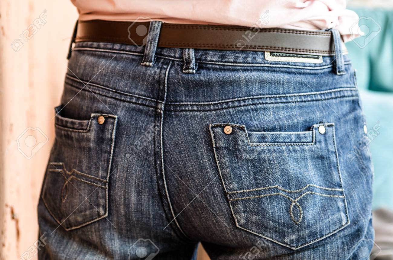 ジーンズのジーンズの女性のお尻、女性のヒップします。の写真素材・画像素材 Image 47293734