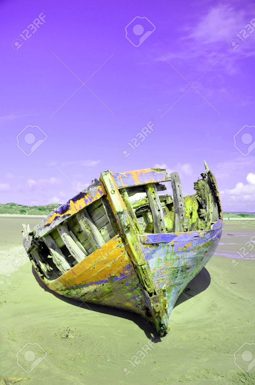 沈没船 の写真素材 画像素材 Image 27809398