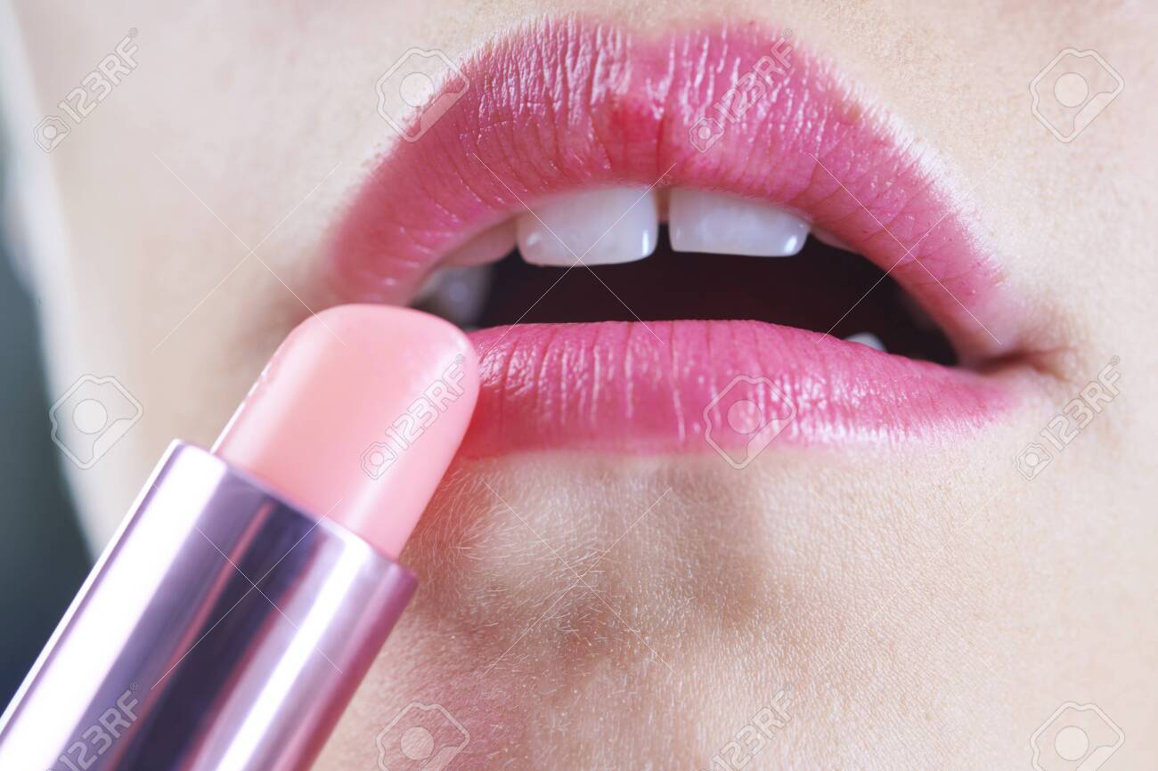 light pink lipstick