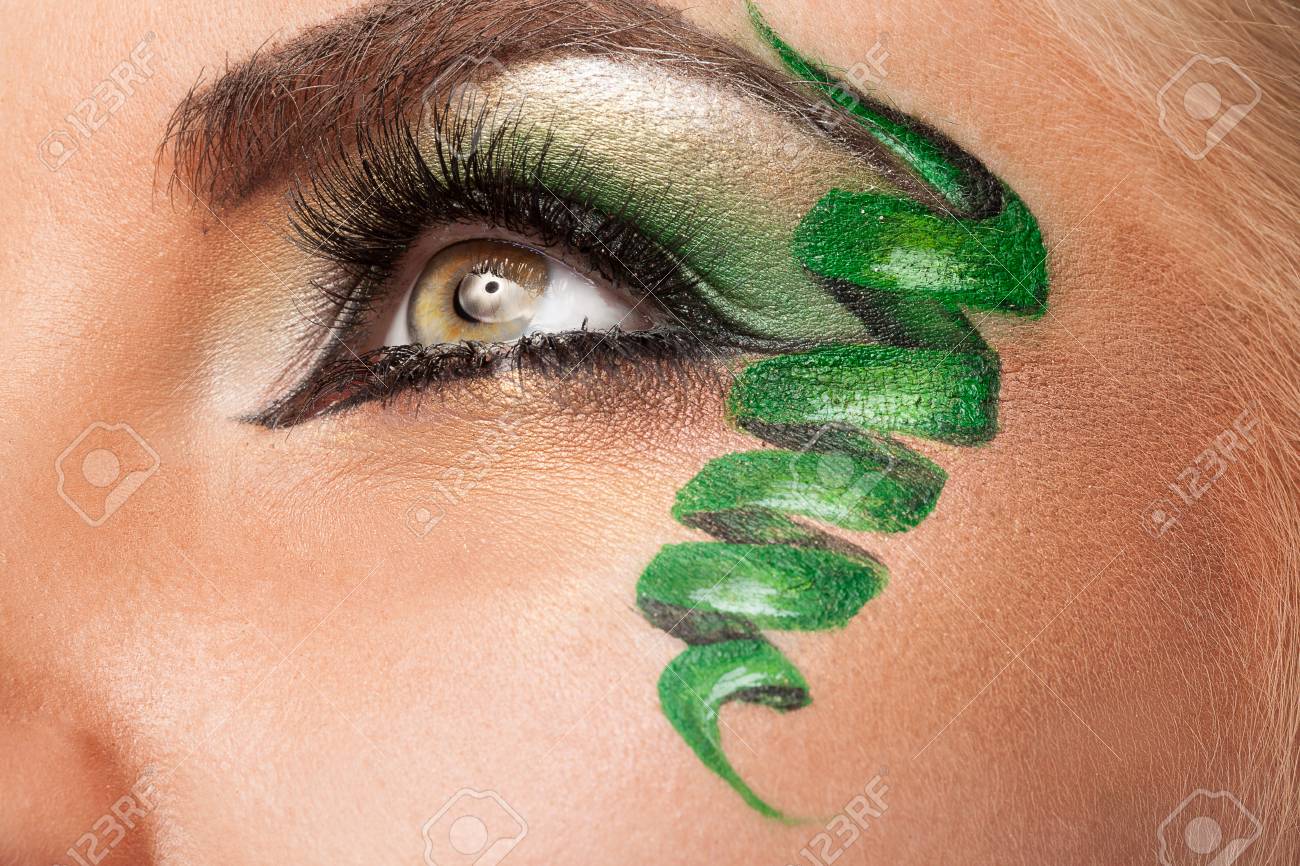 Ojo Con Maquillaje Artistico Artistico Profesional En Estudio Photo Fotos Retratos Imagenes Y Fotografia De Archivo Libres De Derecho Image