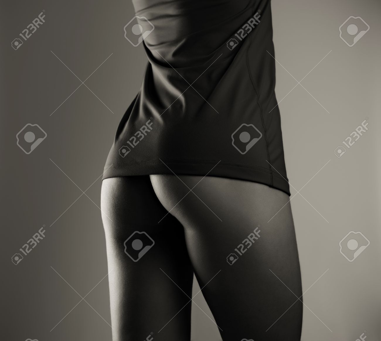 Güzel Kadın Çıplak Göt, Siyah Ve Beyaz Royalty Free Stok Fotoğraf,  Resimler, Görseller ve Stok Fotoğrafçılık. Image 17700037