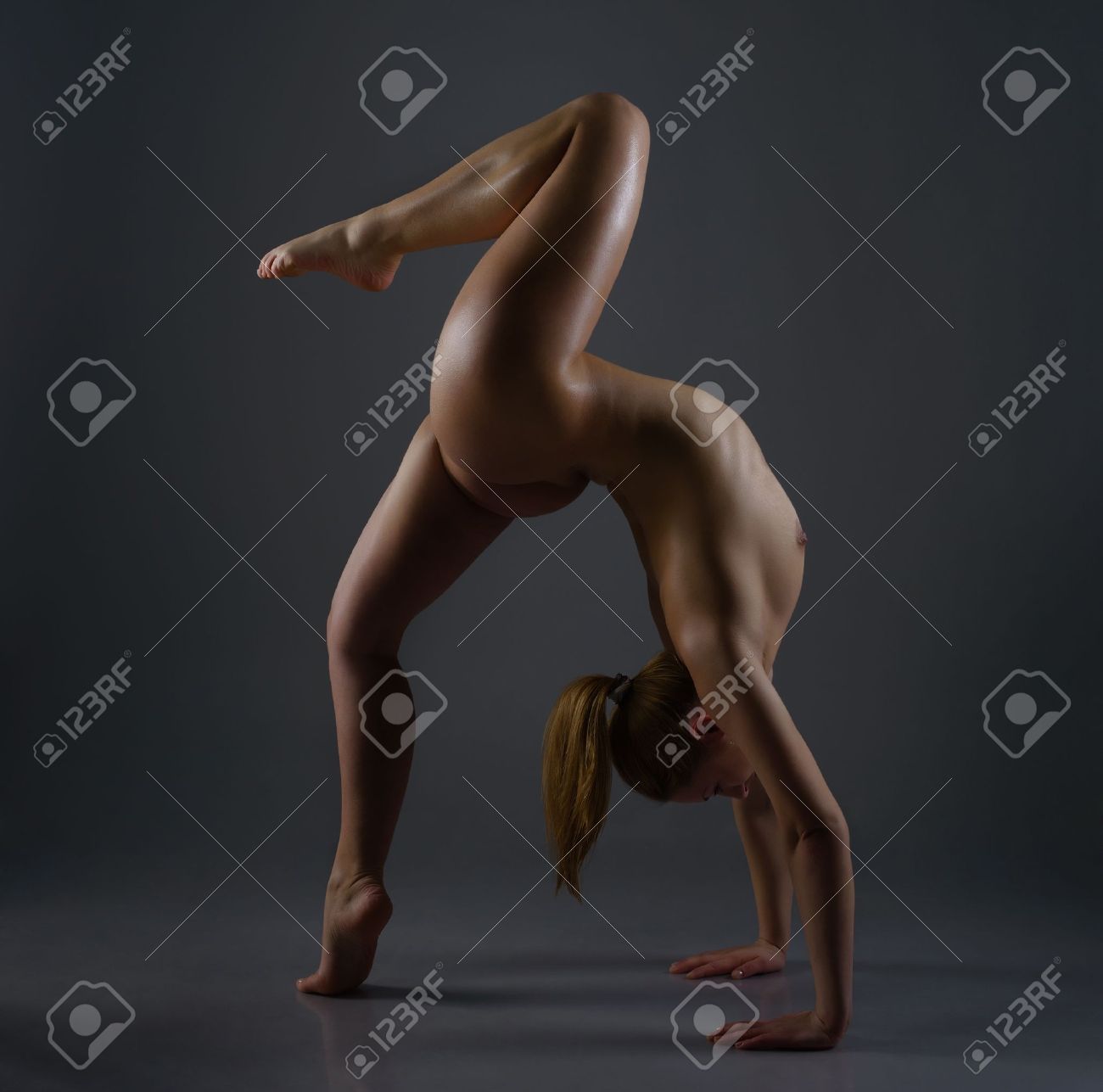 gymnast-posing-naked-free-image-teens-pinay-touch-her-virginity