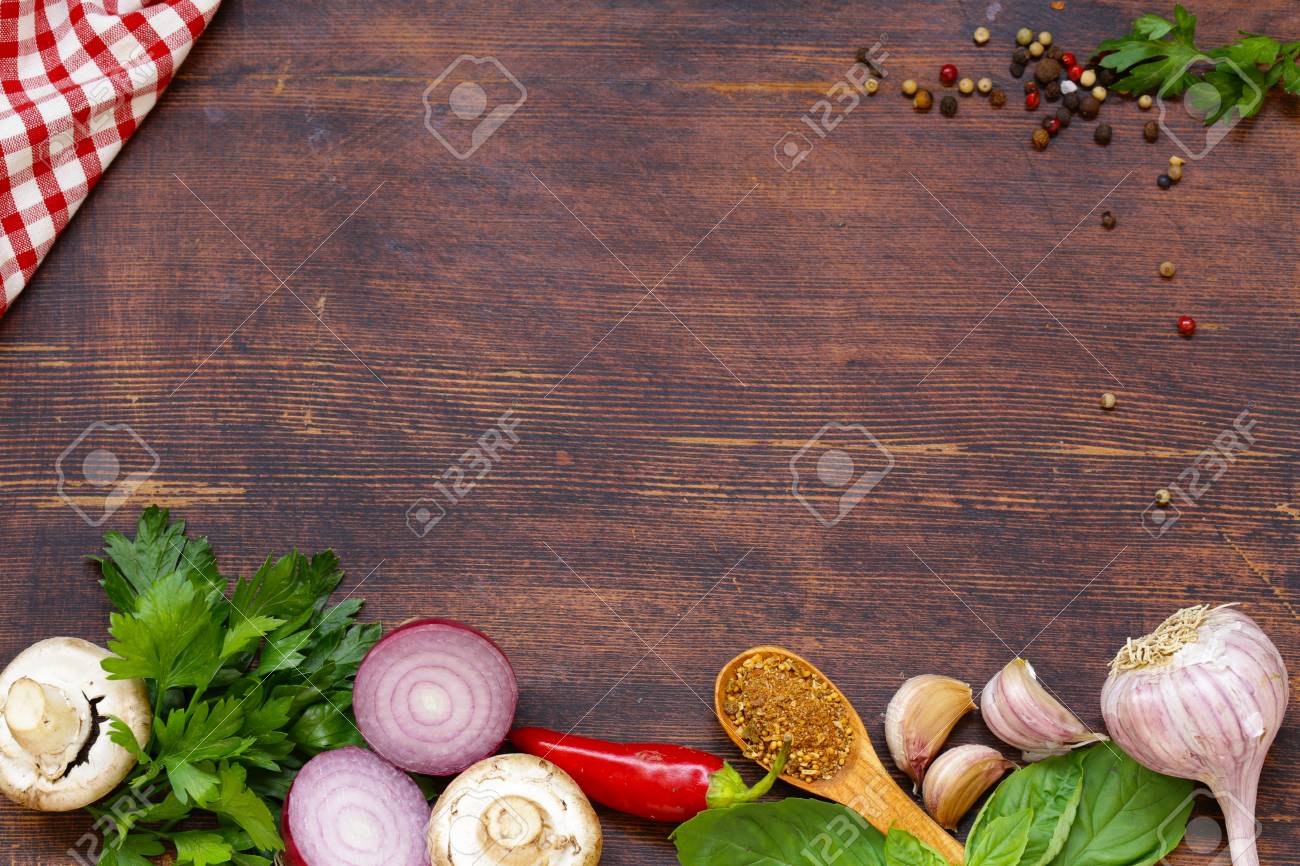 食品の背景 健康的な野菜やハーブを食べる の写真素材 画像素材 Image