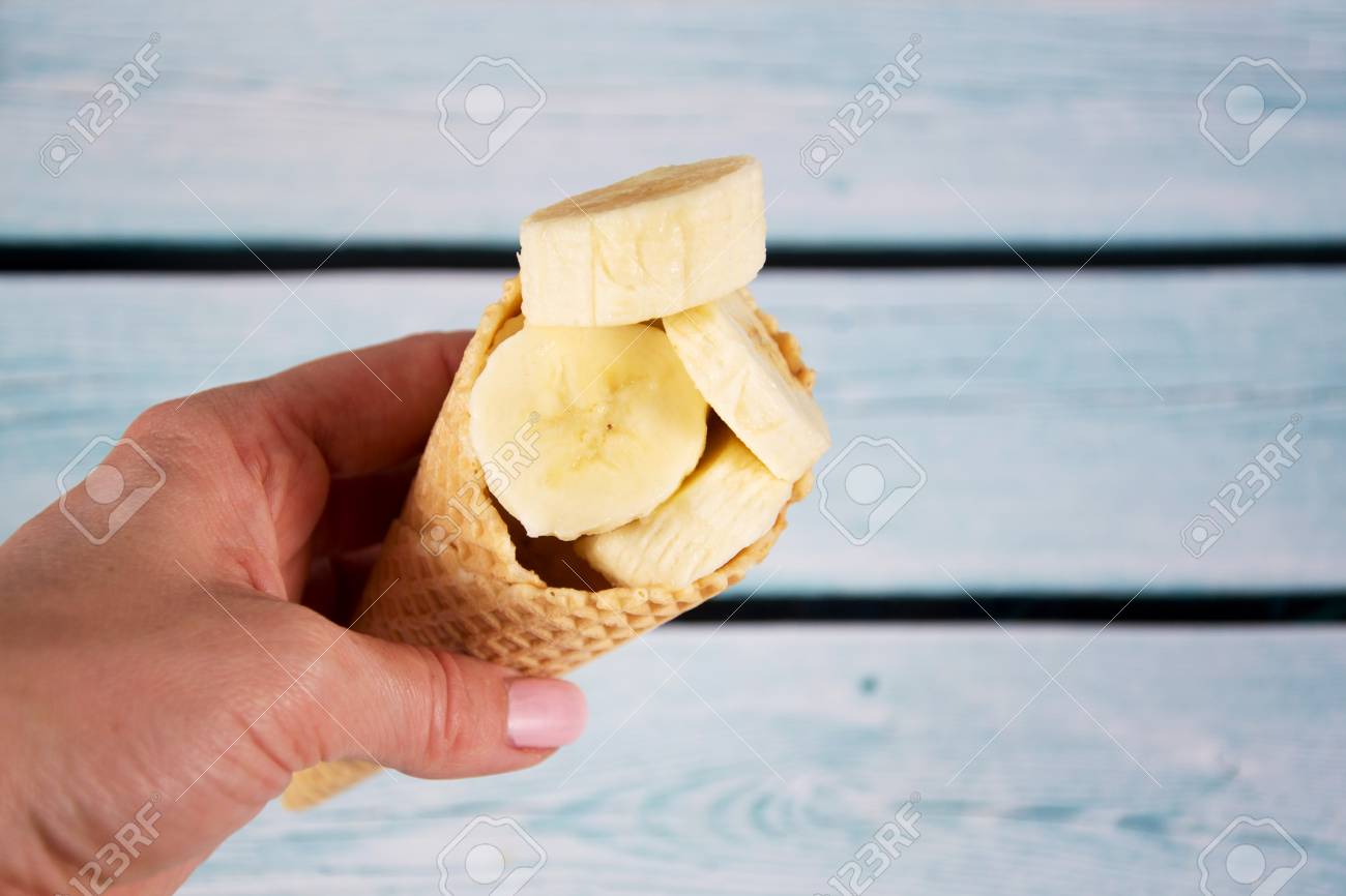 バナナとアイス クリーム ウエハース の写真素材 画像素材 Image 7561