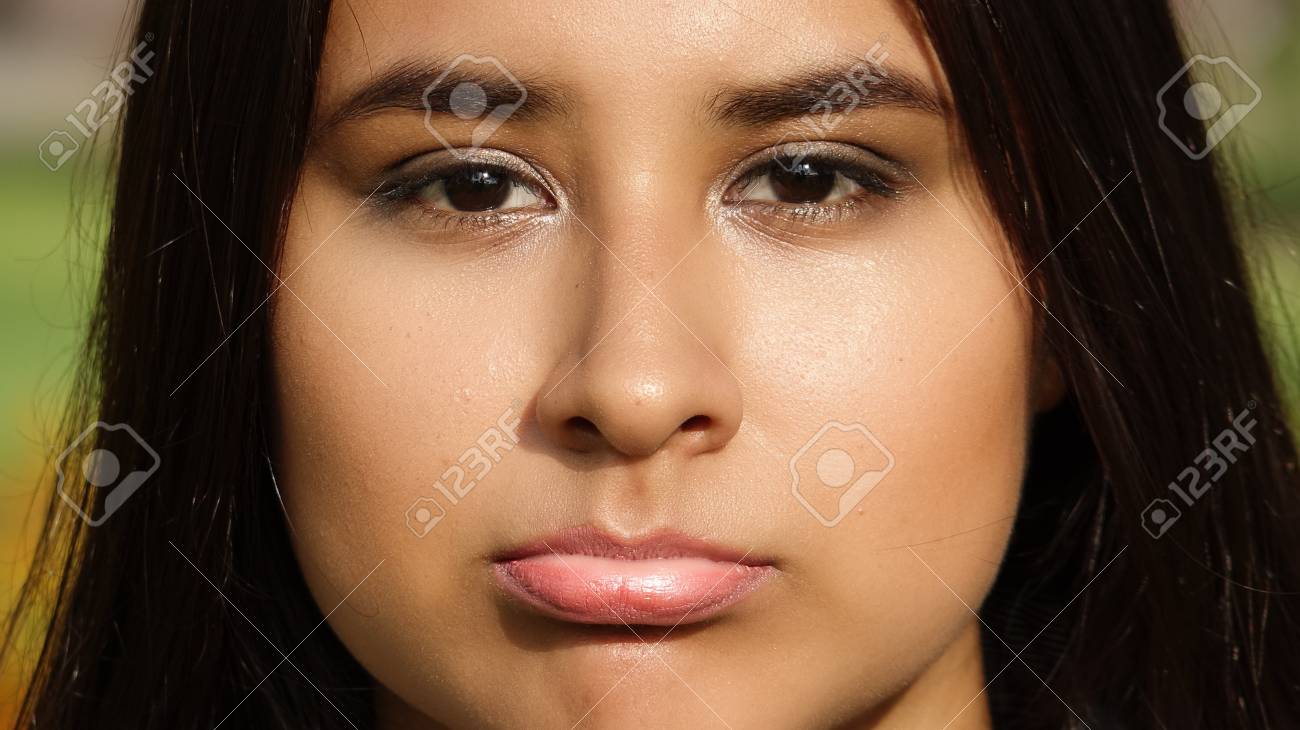 悲しい顔の美しい女性 の写真素材 画像素材 Image