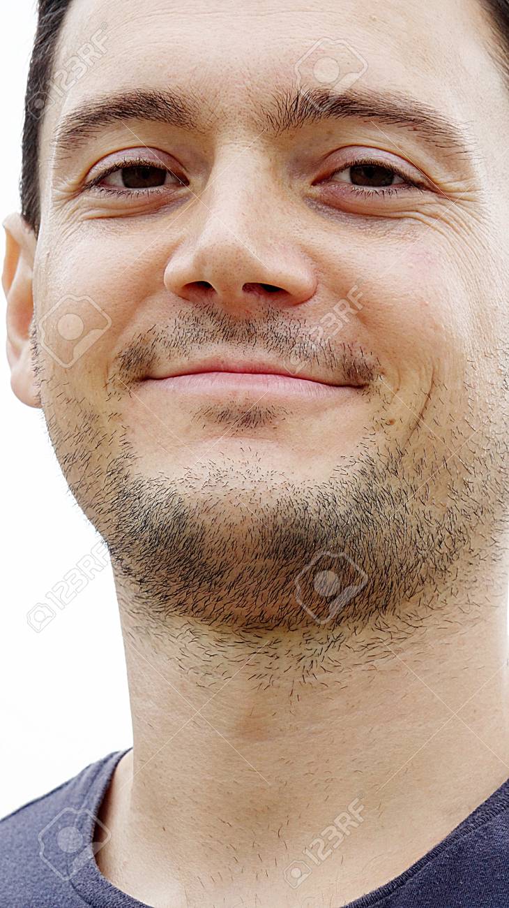 Italien Italien Mal Rasé Avec Un Visage Heureux Banque D'Images et Photos  Libres De Droits. Image 92369667