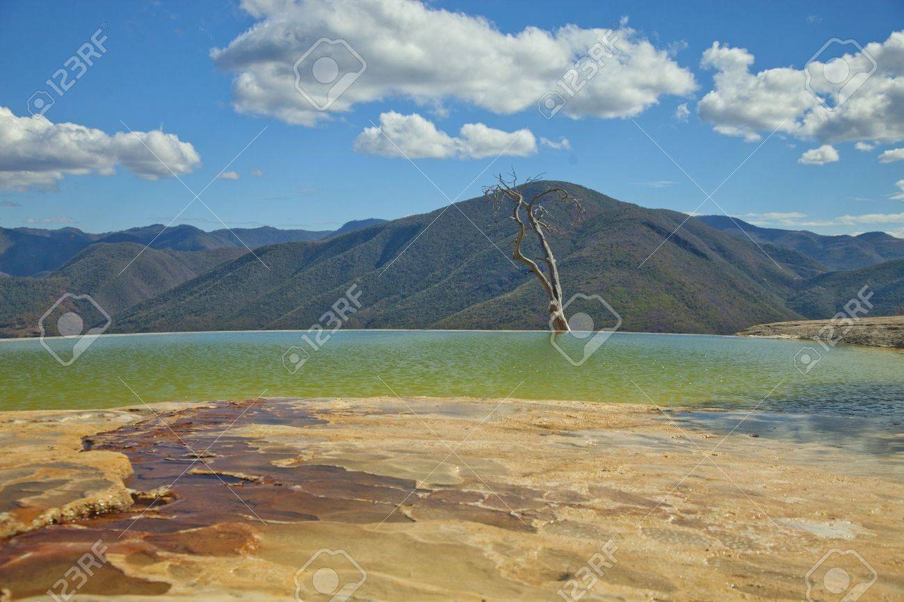 イエルベ エル アグア オアハカ州 メキシコでのユニークで美しい風景 の写真素材 画像素材 Image