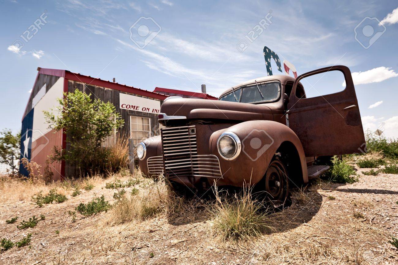 Abandoned restaraunt on route 66 road in USA - 12440213 Abandoned restaraunt on route 66 road in USA - 12440213