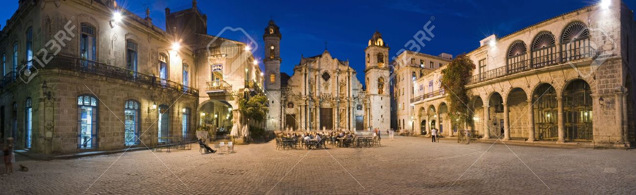 Resultado de imagem para plaza de la catedral havana