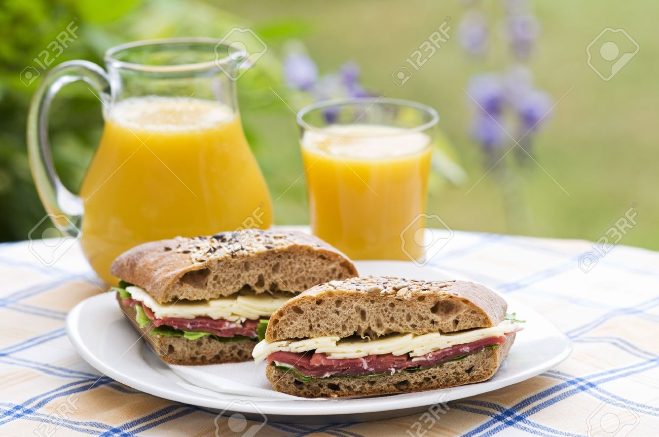 Resultat d'imatges de sandwich and juice