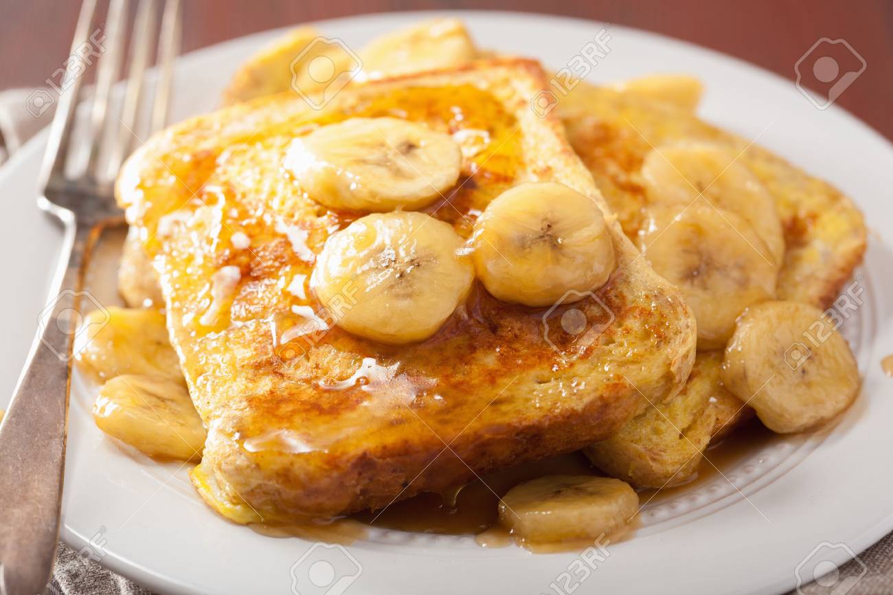 フランスの朝食にバナナのキャラメリゼとトースト の写真素材 画像素材 Image