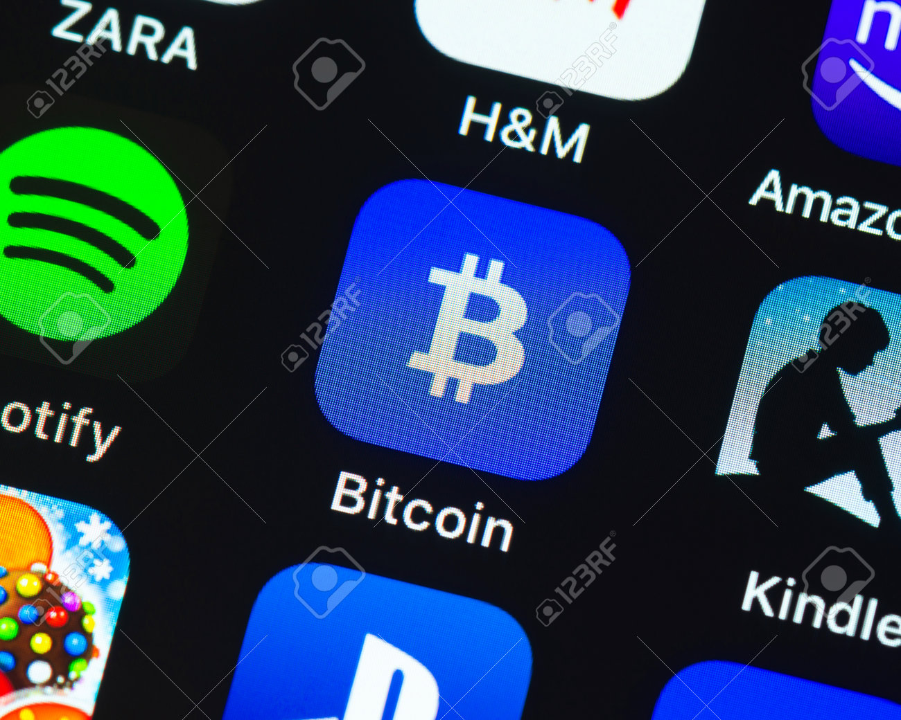 BAYONNE, FRANA - CIRCA JANEIRO 2021: Ícone Do Aplicativo Bitcoin Wallet Na  Tela Do IPhone Da Apple. A Bitcoin Wallet É Um Aplicativo De Negociação De  Criptomoedas. Foto Royalty Free, Gravuras, Imagens