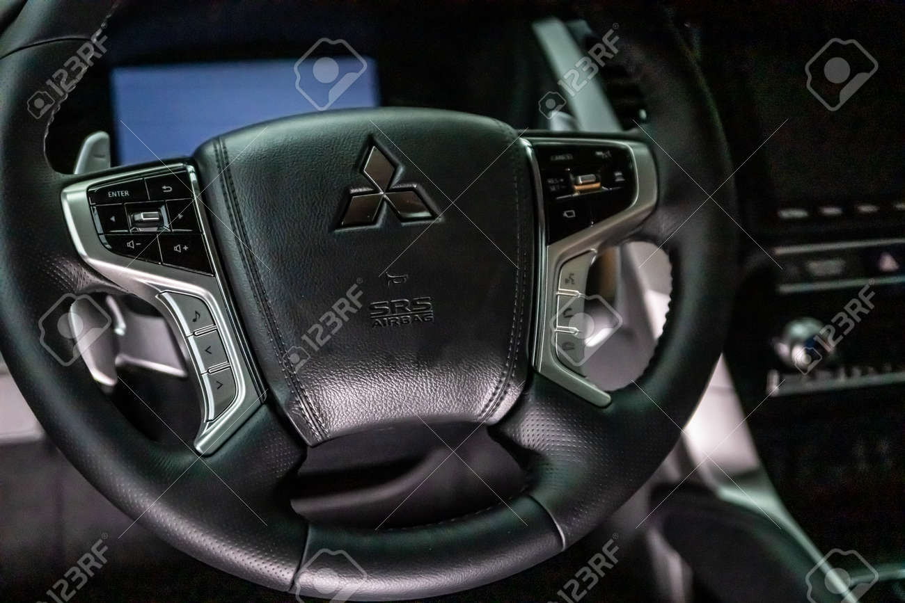 Fish Out Of Water: JDM Mitsubishi Pajero At Easter Jeep Safari, image size:1300x867