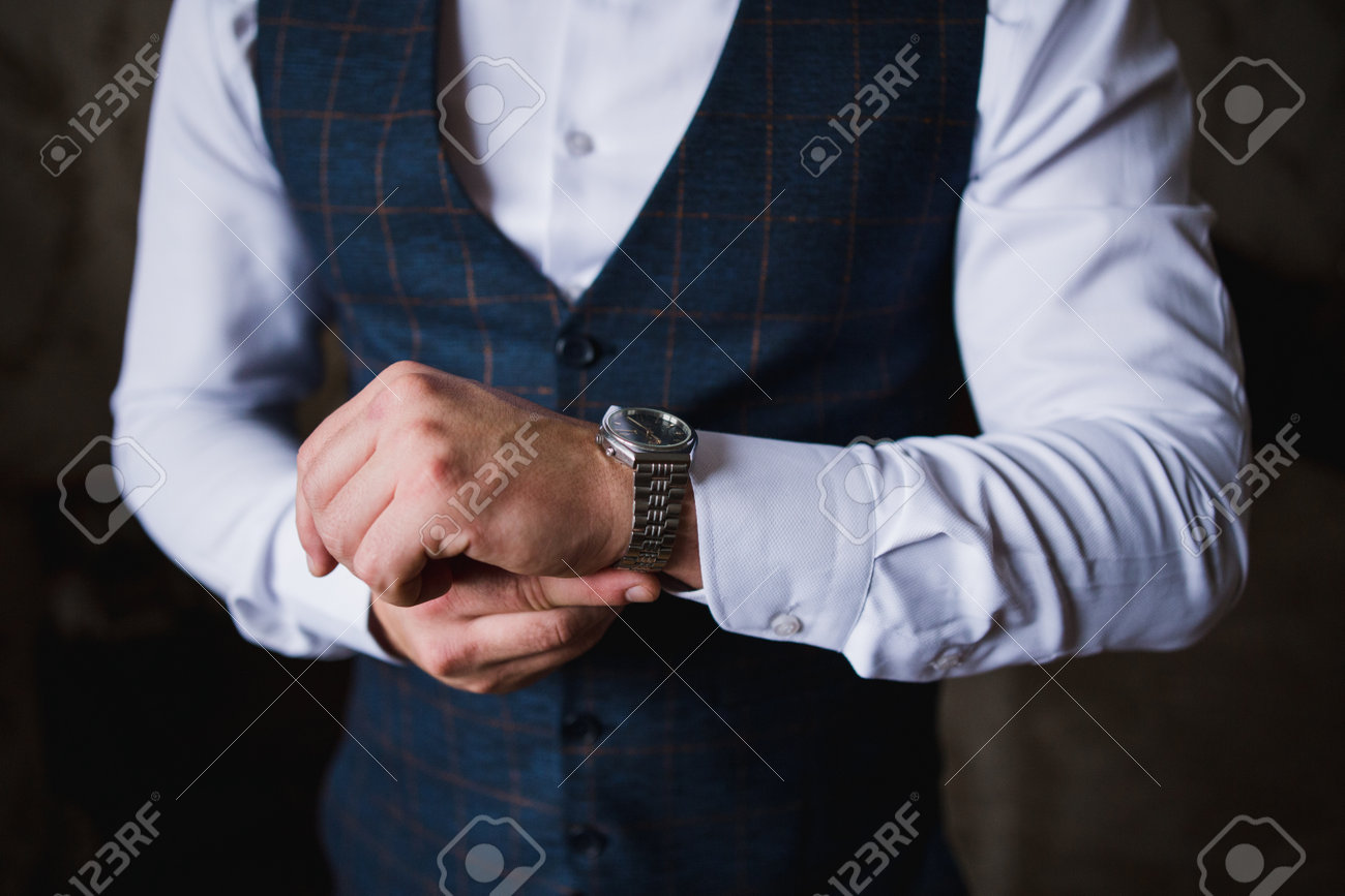 De Pulsera En Que Mano Se Pone Un Reloj Un Hombre Mano Izquierda - Main Image