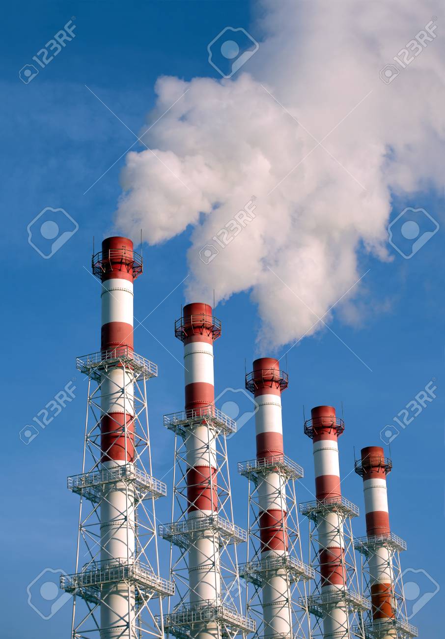 5 ストライプ赤と白産業パイプ斜めビューの青い空に白煙 の写真素材 画像素材 Image 5 ストライプ赤と白産業パイプ斜めビューの青い空に白煙 の写真素材 画像素材 Image