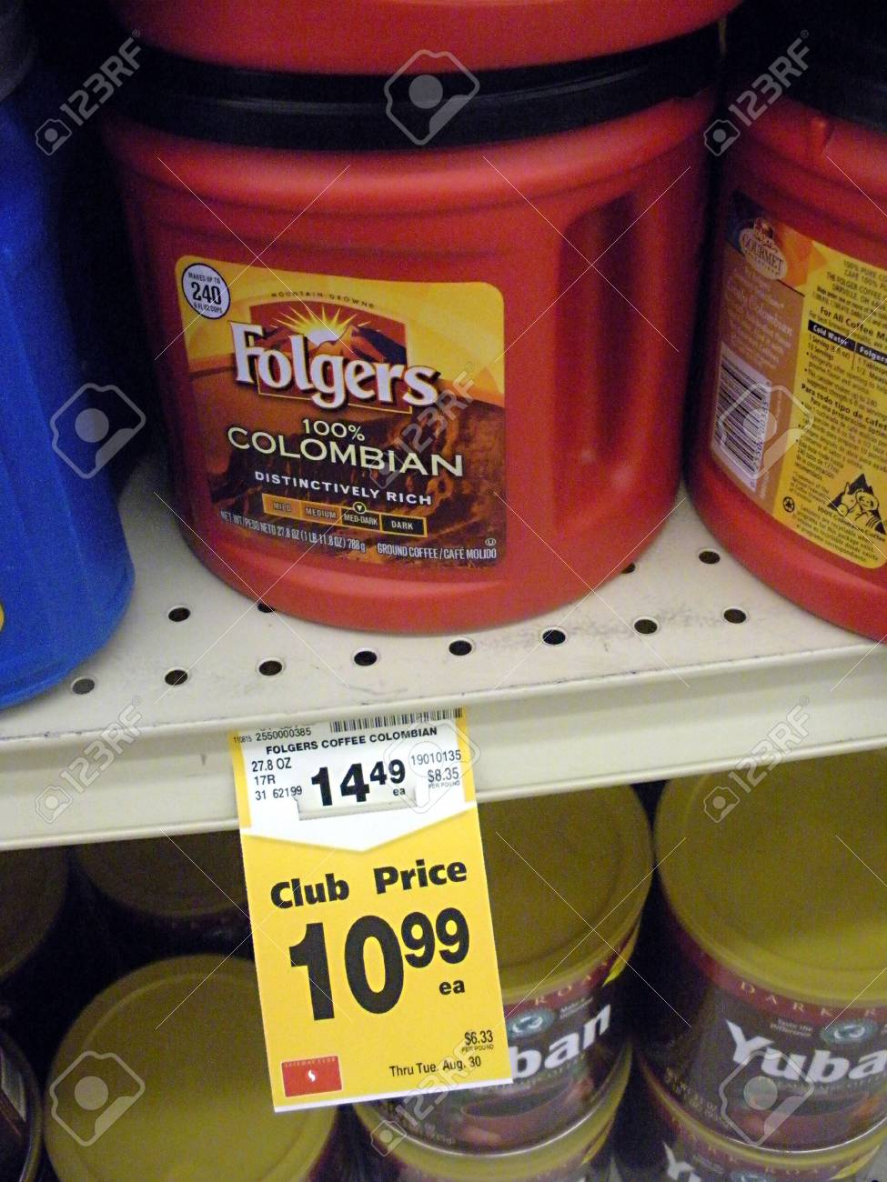 Lewiston IDAHO STATE EE.UU. _ Folger los precios del café bebedor bajos en el mercado alimentos inocuos manera super 26 de agosto 2011 Lewiston IDAHO STATE EE.UU. _ Folger los precios del café bebedor bajos en el mercado alimentos inocuos manera super 26 de agosto 2011