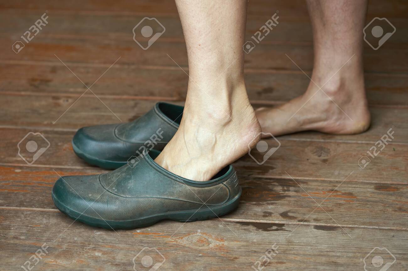 barefoot rubber boots