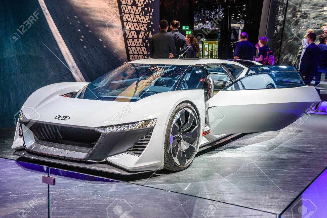 프랑크푸르트 독일 2019년 9월 화이트 전기 아우디 Pb18 E 트론 컨셉 쿠페 자동차 Iaa 국제 모터쇼 자동 전시 로열티 무료  사진, 그림, 이미지 그리고 스톡포토그래피. Image 142583957