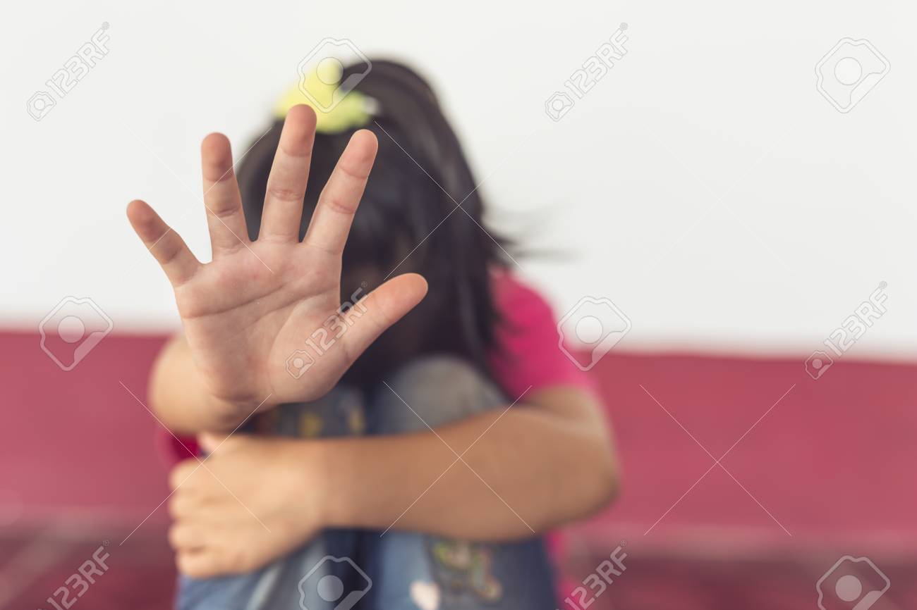 Stop abusing violence. violence, terrified , A fearful child. - 84934899 Stop abusing violence. violence, terrified , A fearful child. - 84934899