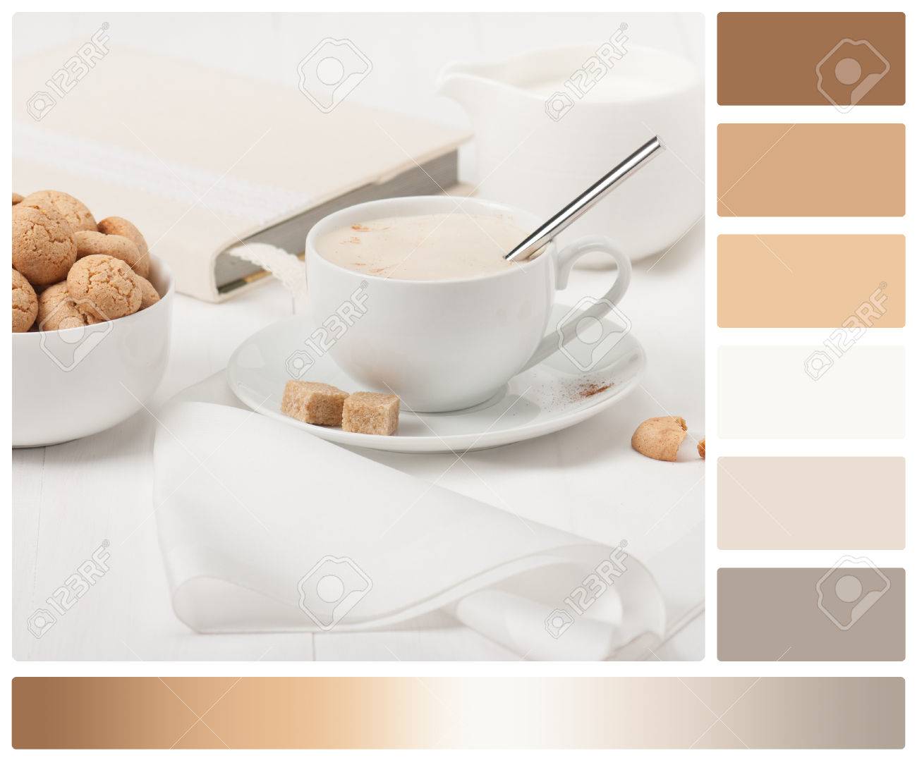 アマレッティ ビスケット カプチーノのカップ デメララ角砂糖 テキスタイル手作りカバーが付いている本 無料の色見本パレット の写真素材 画像素材 Image