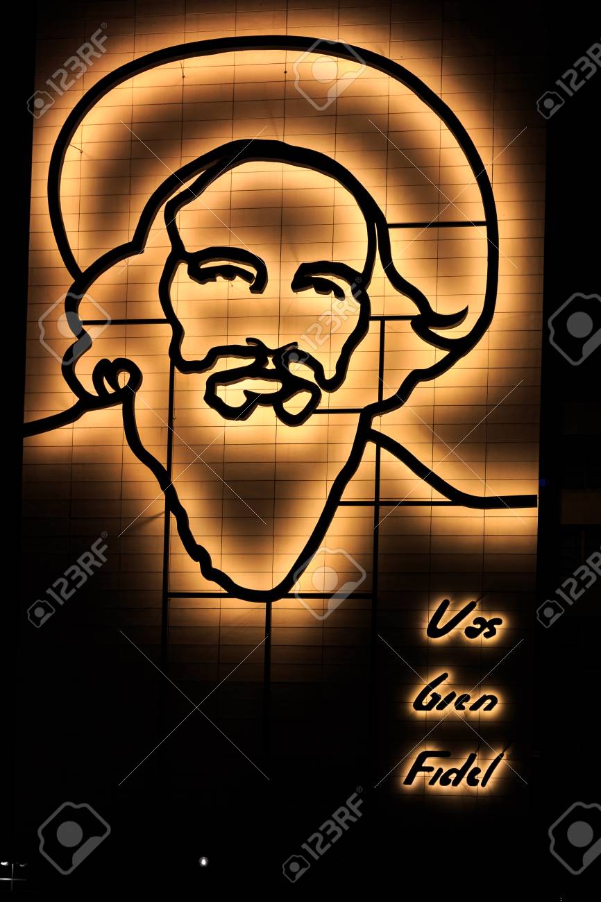 ハバナの建物にカミロ シエンフエゴスの顔 の写真素材 画像素材 Image