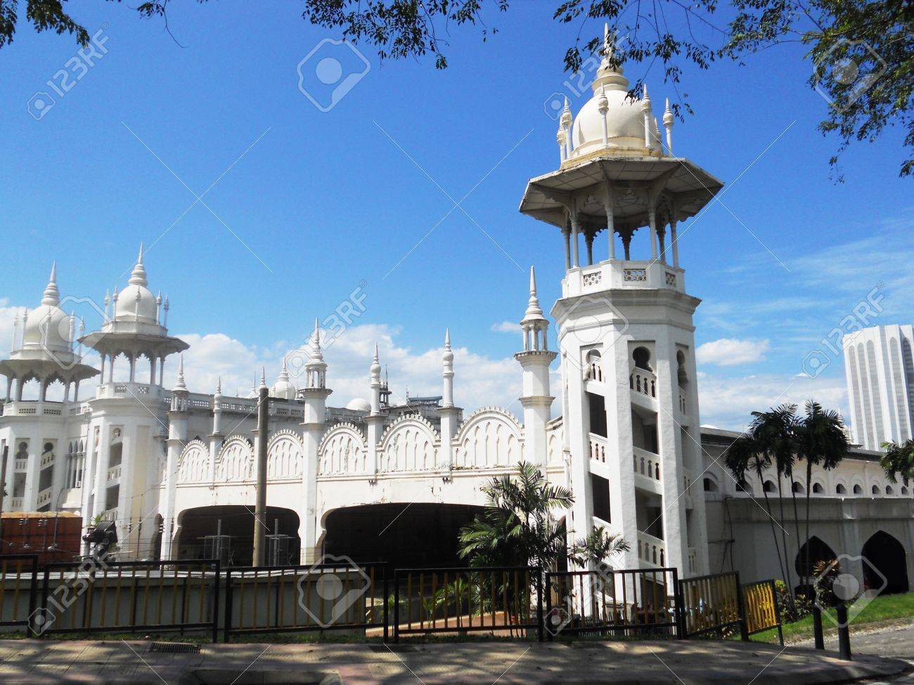 La Estación De Tren De Kuala Lumpur, Un Famoso Ejemplo De La ...