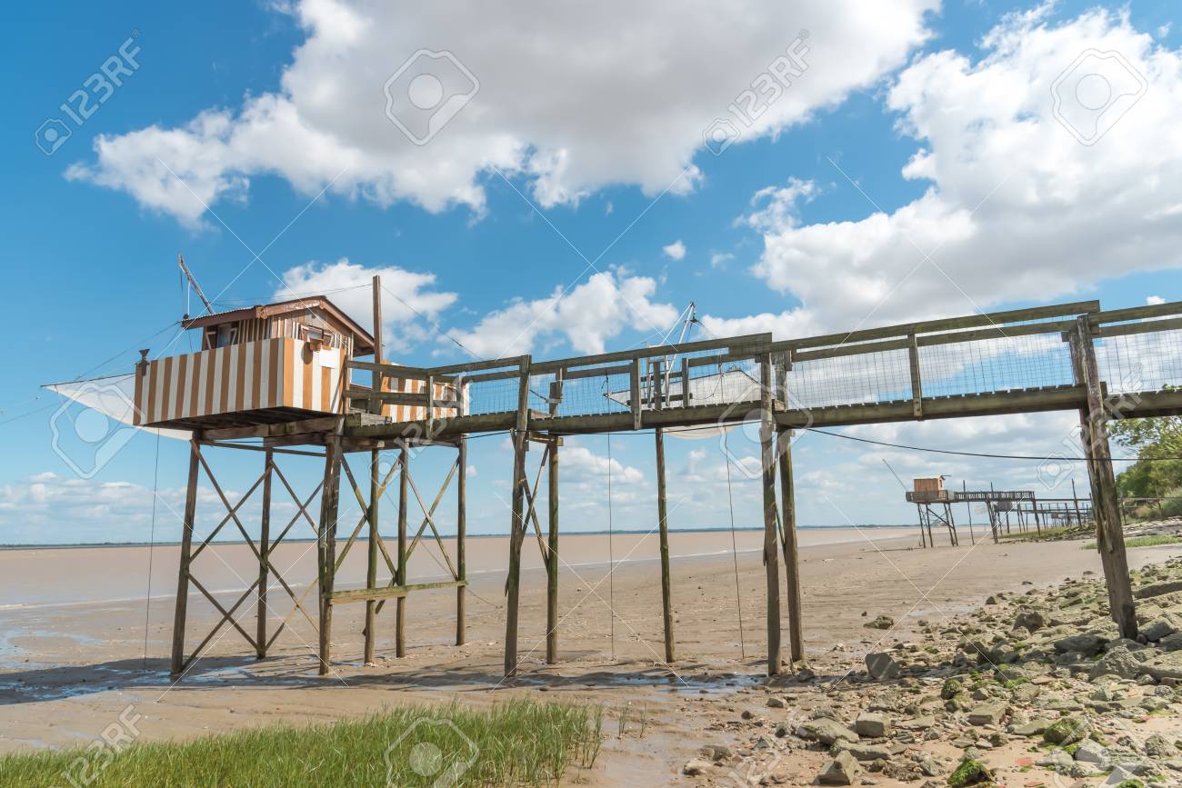 Carrelet ジロンド川 フランスと呼ばれる高床式の小屋を釣り の写真素材 画像素材 Image