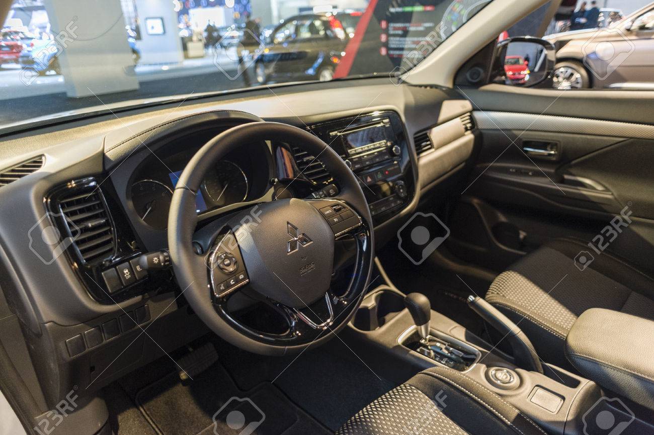 New York, USA - March 24, 2016: Mitsubishi Outlander Interior ... New York, USA - March 24, 2016: Mitsubishi Outlander Interior ...