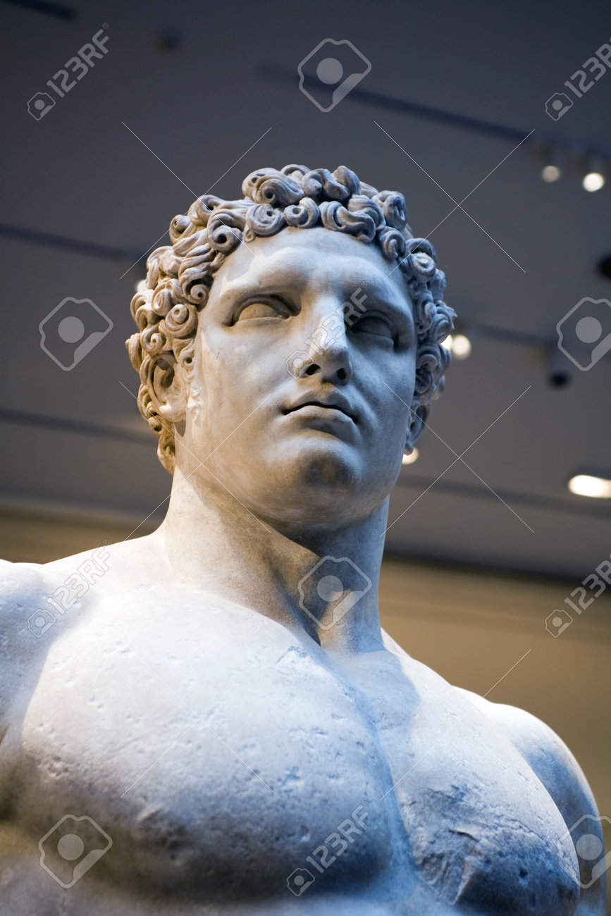 ニューヨーク ニューヨーク 4 月 10 日 ヘラクレス 像メトロポリタン博物館の内部にあるギリシャ神話の英雄ニューヨーク市で 09 年 4 月 10 日の撮影 の写真素材 画像素材 Image