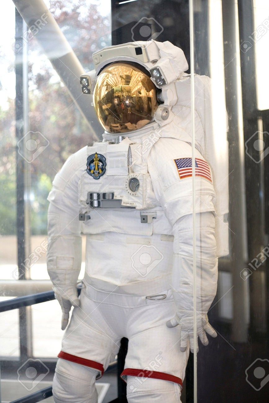 smithsonian space station toy