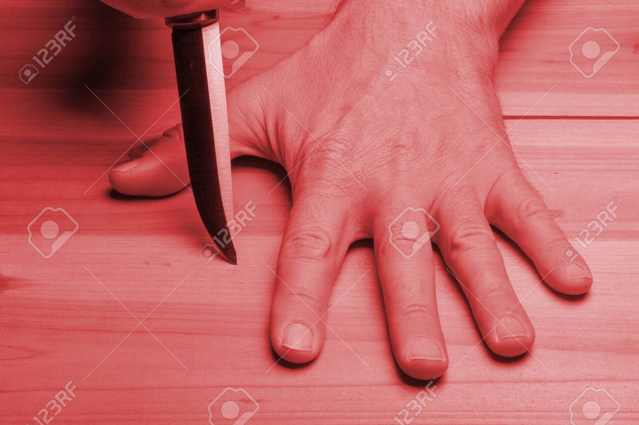 Как называется между пальцев. Название пальцев на руке. Разделители для пальцев ног для педикюра. Родинка на указательном пальце. Опухоль между большим и указательным пальцем.