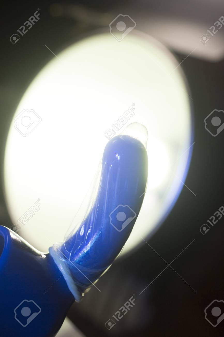 검은 라텍스 콘돔 남성 피임약에 딜도 라구 딜도 진동기 음 경 섹스 토이. 로열티 무료 사진, 그림, 이미지 그리고 스톡포토그래피. Image 85809615. 검은 라텍스 콘돔 남성 피임약에 딜도 라구 딜도 진동기 음 경 섹스 토이. 로열티 무료 사진, 그림, 이미지 그리고 스톡포토그래피. Image 85809615.