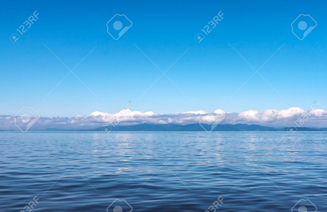 青空の晴れた日の海 の写真素材 画像素材 Image