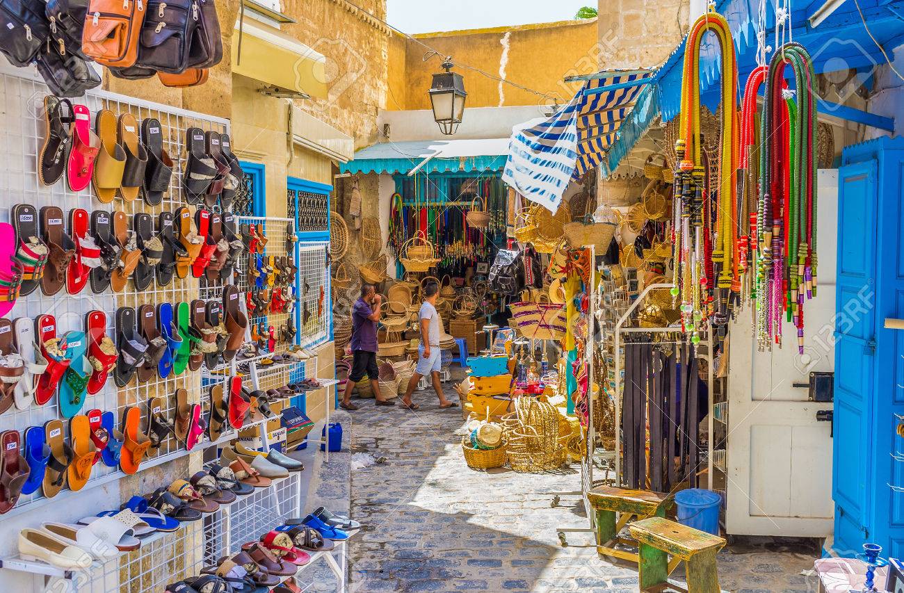 https://previews.123rf.com/images/efesenko84/efesenko841512/efesenko84151200183/49316661-sfax-tunisia-september-3-2015-the-town-is-famous-as-the-centre-of-light-industry-so-the-market.jpg