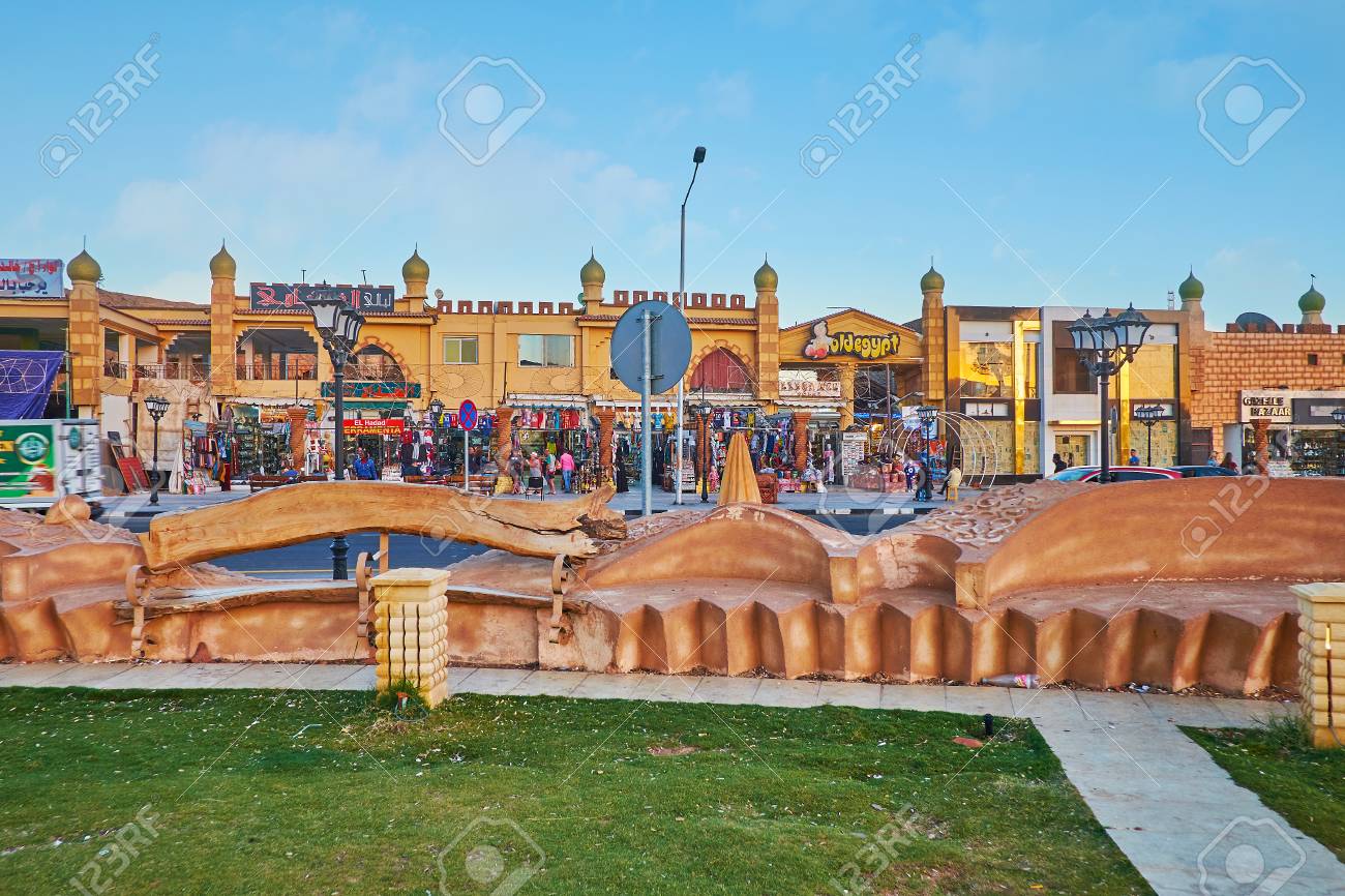シャルム エル シェイク エジプト 12月15 17 シャルム エル シェイクで12月15日 リゾート地で人気の観光地 オールドバザールの店舗とカフェ の写真素材 画像素材 Image