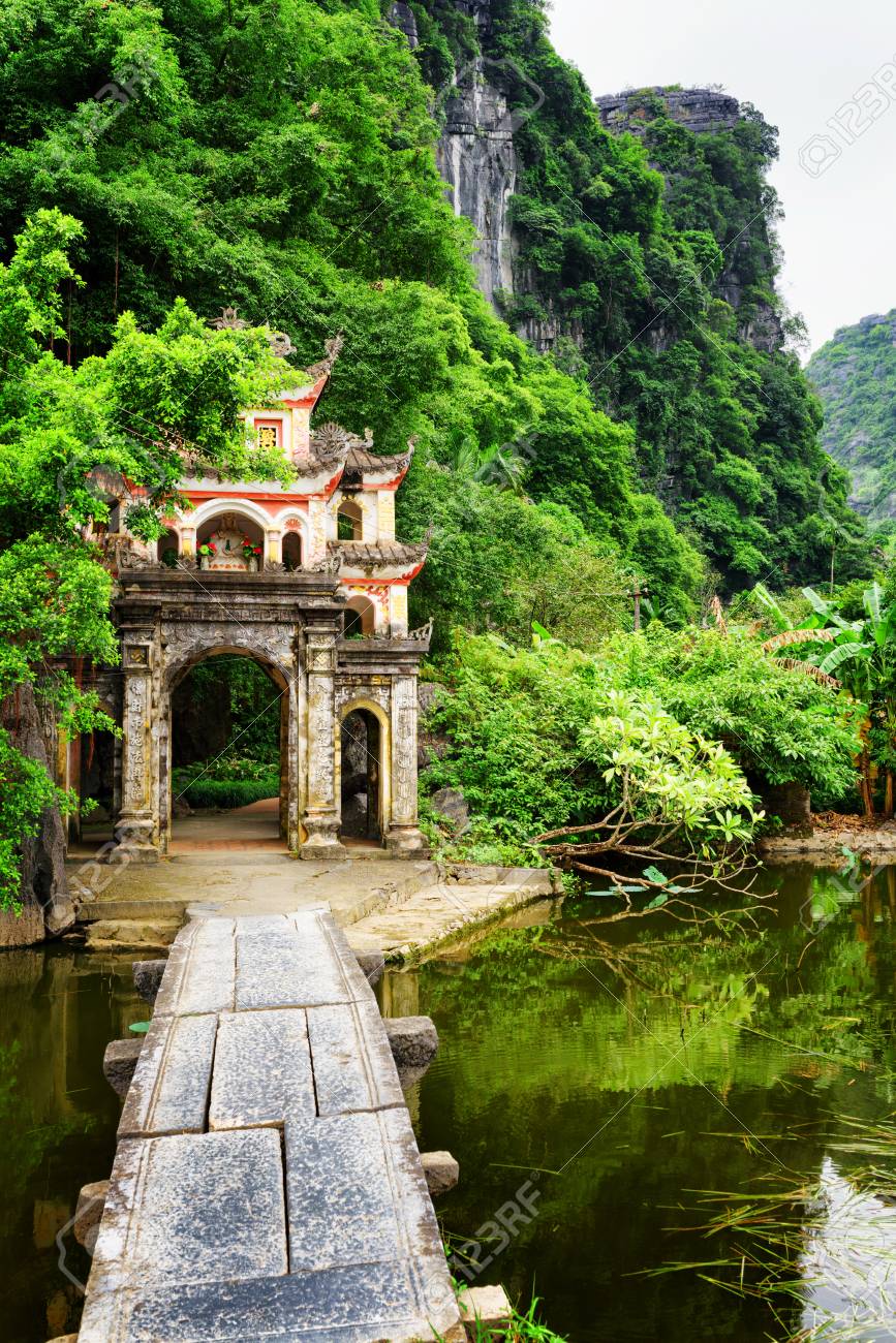 VIETNAM The Pagodas of Bich Dong