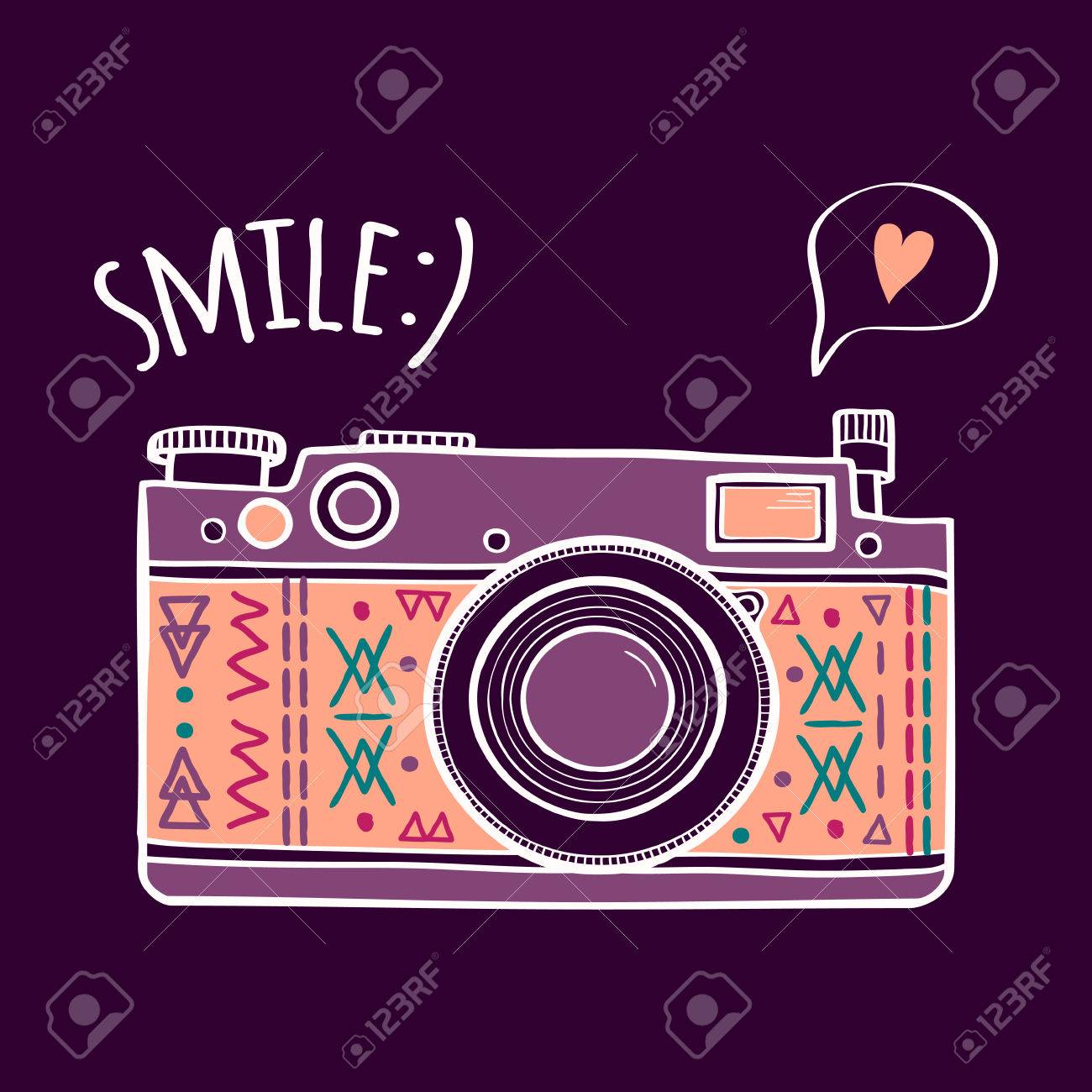 かわいいレトロな写真のカメラとベクター グラフィック タイポグラフィ フレーズ 笑顔 吹き出しとハート モダンなデザインのイラスト素材 ベクタ Image