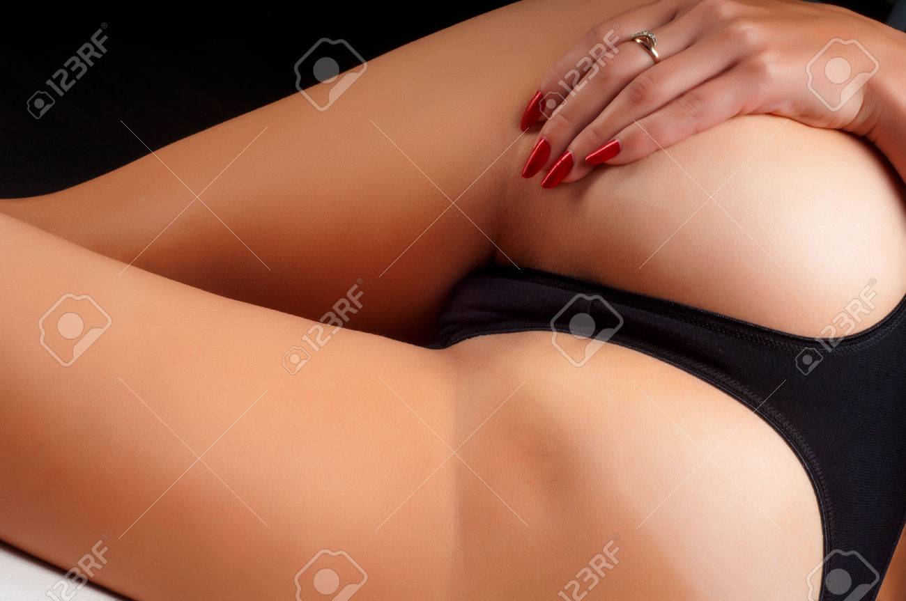 Жопа Молодой Женщины Сексуальная Женщина Мягкой Попой, Трусики Сексуальные  Кривые Девушка Прикладом, Без Целлюлита Фотография, картинки, изображения и  сток-фотография без роялти. Image 27385177