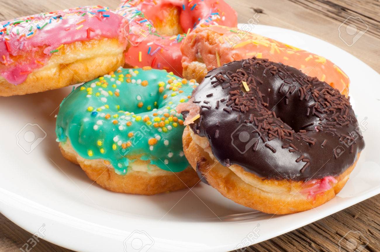 Beignets Round Frit Dans Patty Graisse Un Petit Gateau Frit De Pate Sucree Typiquement Sous La Forme D Un Ballon Ou D Un Anneau Platine Beignet Beignet Pate Boy Banque D Images Et Photos Libres De