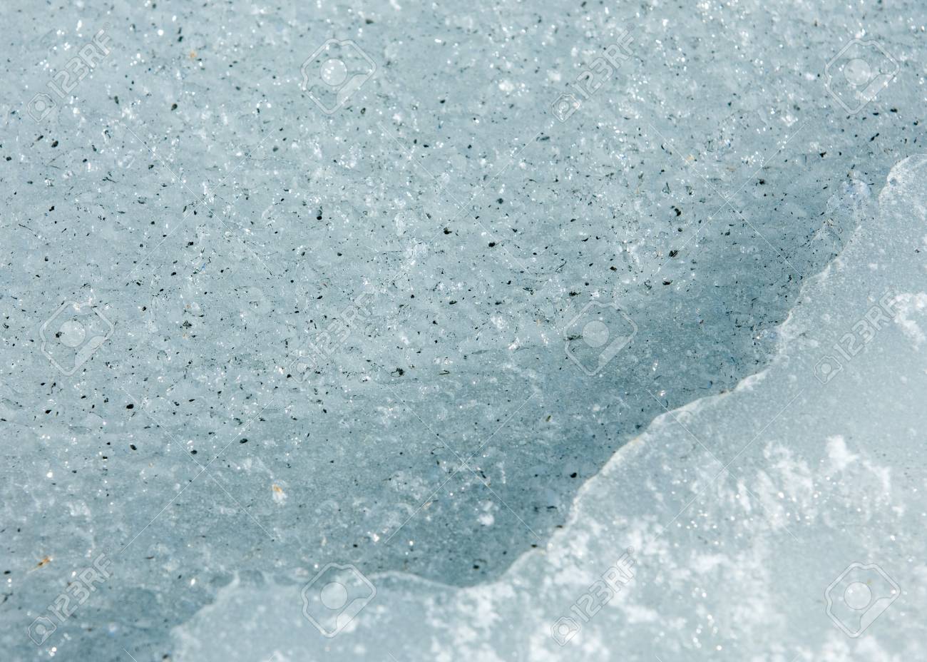 Gefrorener See Im Fruhjahr Fruhling Eis Lizenzfreie Fotos Bilder Und Stock Fotografie Image 75939810