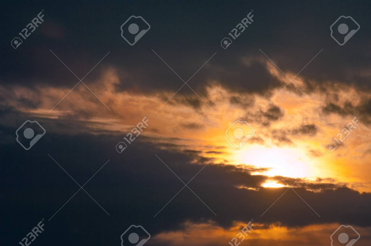 Textura Padrao Fundo Nuvens De Paisagem Nascer Do Sol Pores Do Sol A Hora Da Noite Quando O Sol Desaparece Ou A Luz Do Dia Desaparece Fotos Retratos Imagenes Y Fotografia De