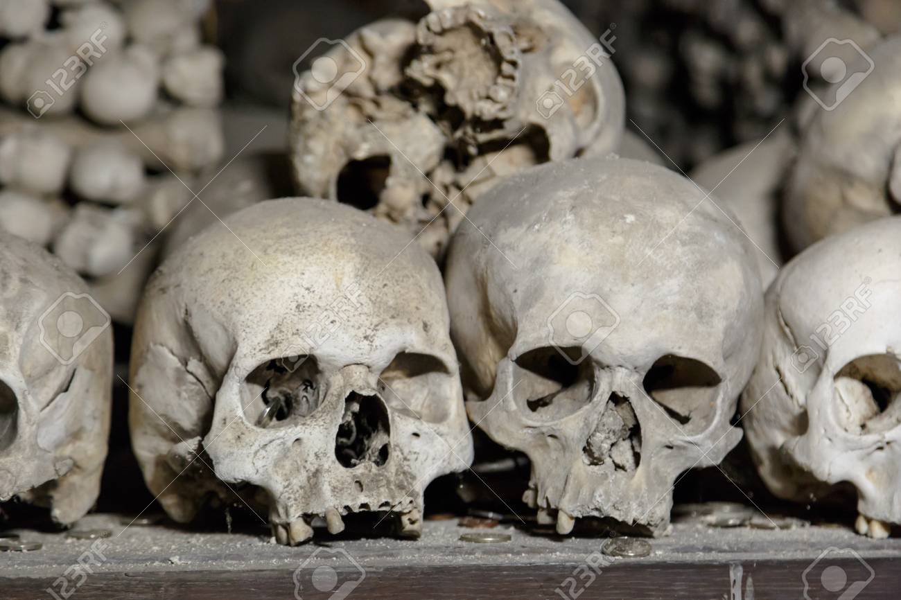 Cierre De Vista Detallada De Osario De Sedlec, Iglesia De Huesos En Kutná Hora, Decorada Con Los Huesos Del Esqueleto Humano Real. Fotos, Retratos, Imágenes Y Fotografía De Archivo Libres De Derecho. Cierre De Vista Detallada De Osario De Sedlec, Iglesia De Huesos En Kutná Hora, Decorada Con Los Huesos Del Esqueleto Humano Real. Fotos, Retratos, Imágenes Y Fotografía De Archivo Libres De Derecho.