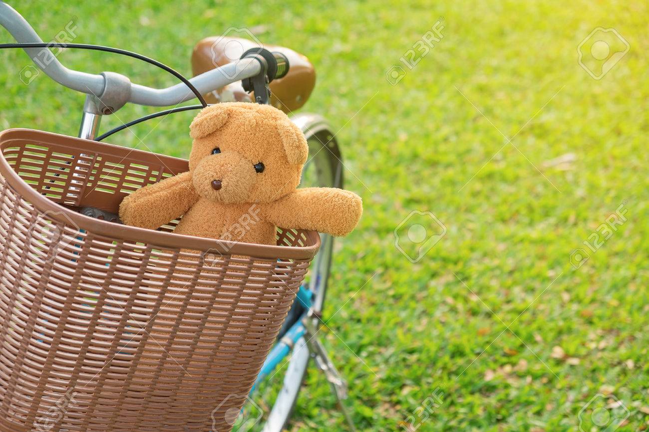 自転車のかごにテディベア人形 の写真素材 画像素材 Image 5355