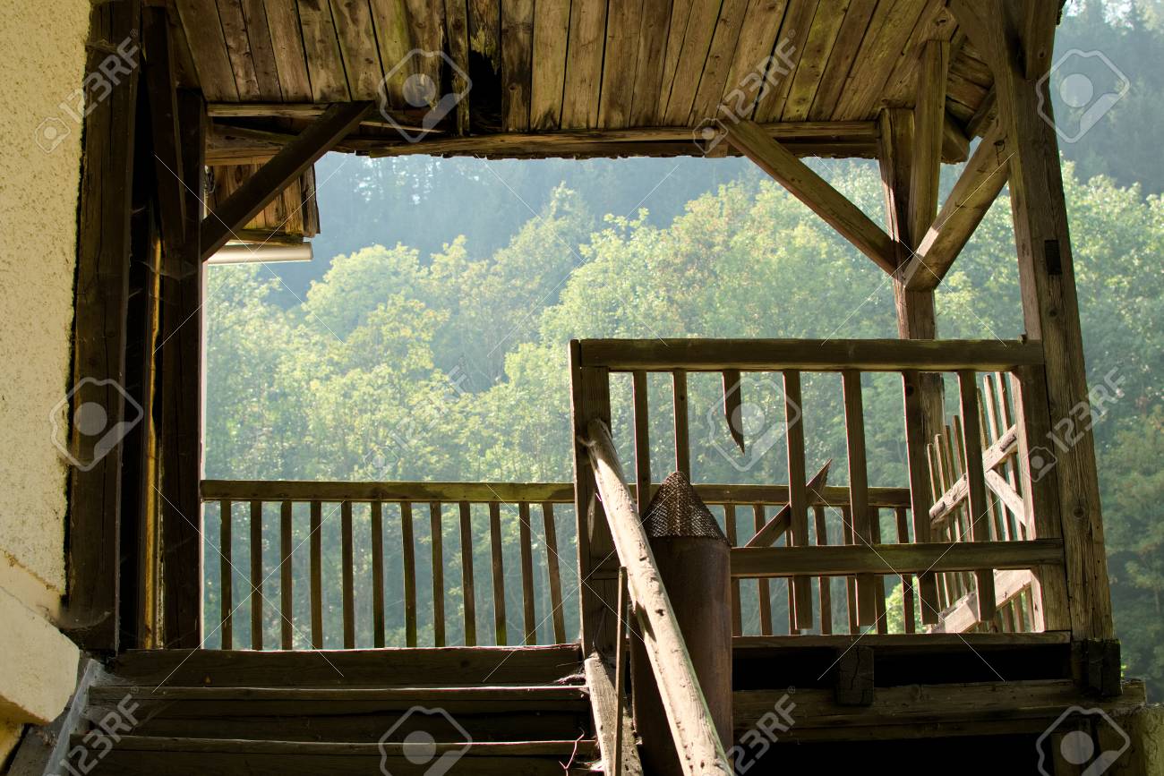 view of an old wooden terrace foto royalty free gravuras imagens e