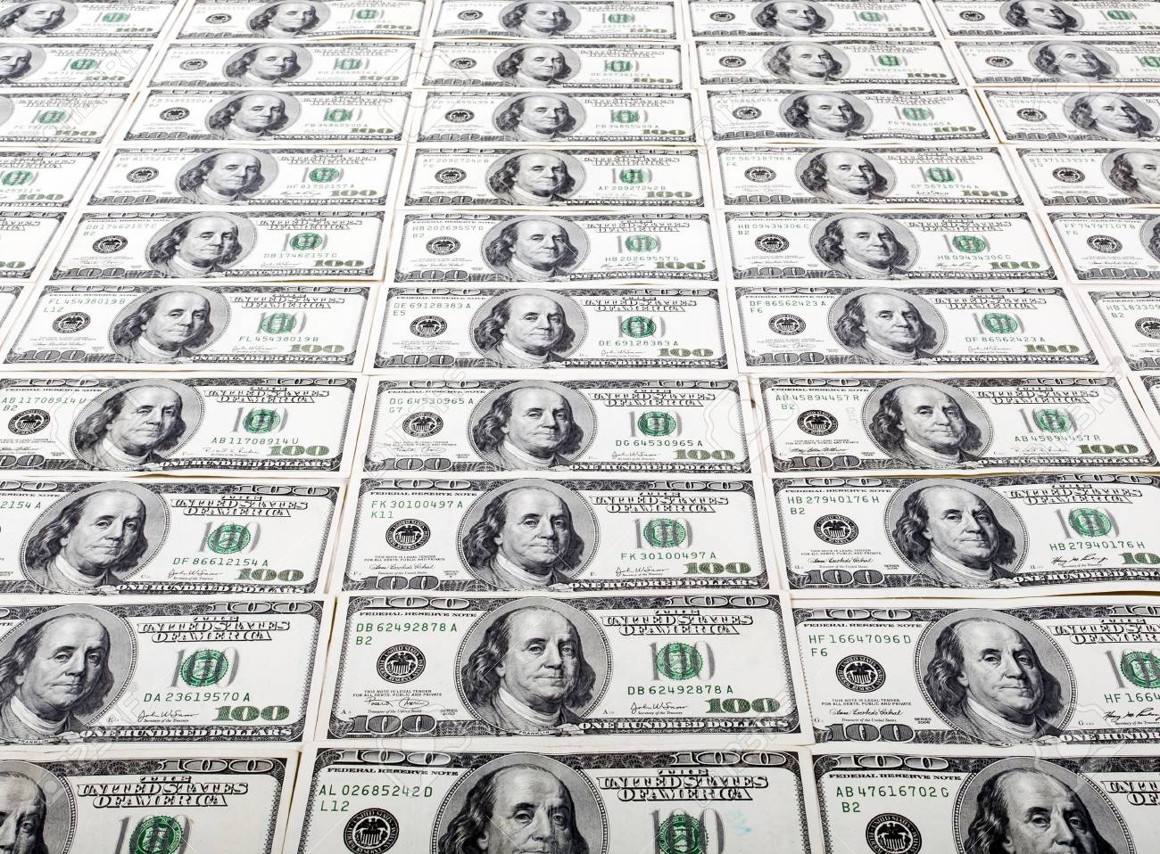 매우 큰 금액의 100 US 달러 돈 메모의 높은 각도보기. 로열티 무료 사진, 그림, 이미지 그리고 스톡포토그래피. Image  18977417
